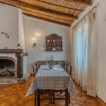 Laura By Wonderful Italy Villa