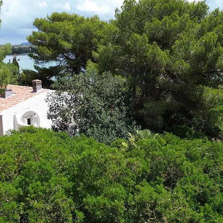 Laura By Wonderful Italy *